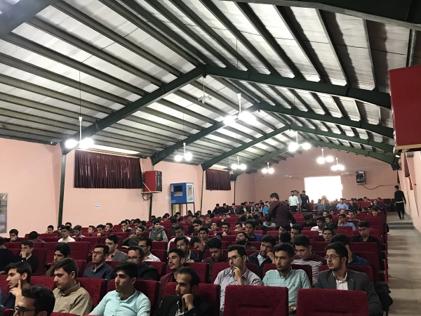 در پردیس شهید رجایی آذربایجان غربی

نشست علمی، تخصصی با حضور کار شناسان اداره کل حقوقی آموزش و پرورش استان برگزار شد