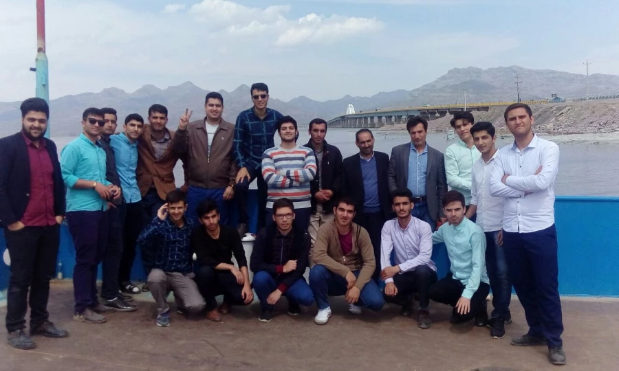 بمناسبت گرامیداشت دهه ی سرآمدی آموزش و به همت گروه علوم پایه

بازدید دانشجویان پردیس شهید رجایی آذربایجان غربی از پارک ملی دریاچه ارومیه و باغ وحش
 9