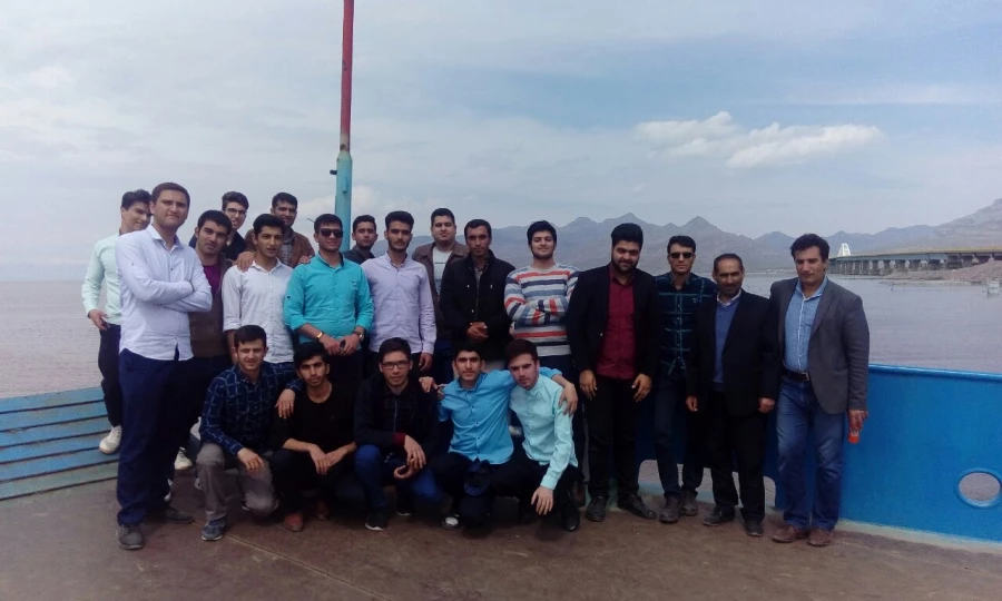 بمناسبت گرامیداشت دهه ی سرآمدی آموزش و به همت گروه علوم پایه

بازدید دانشجویان پردیس شهید رجایی آذربایجان غربی از پارک ملی دریاچه ارومیه و باغ وحش
 10