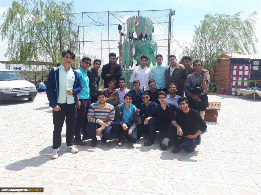 بمناسبت گرامیداشت دهه ی سرآمدی آموزش و به همت گروه علوم پایه

بازدید دانشجویان پردیس شهید رجایی آذربایجان غربی از پارک ملی دریاچه ارومیه و باغ وحش
 11