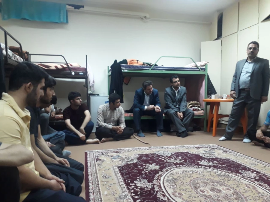 حضور سرزده آقای دکتر علی محمودلو مدیر امور پردیس های استان در واحد امام خمینی (ره) سلماس