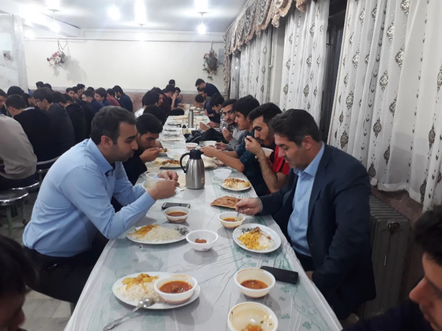 حضور دکتر محمودلو سرپرست امور پردیس های دانشگاه فرهنگیان استان آذربایجان غربی در جمع دانشجویان پردیس شهید رجایی ارومیه