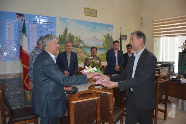 بمناسبت گرامیداشت دهه ی سرآمدی آموزش و روز کارورزی

تجلیل از مدیران و معلمان راهنمای مدارس مجری طرح کارورزی با حضور معاونین و کارشناسان دانشگاه فرهنگیان و آموزش و پرورش استان آذربایجان غربی در مدارس 2