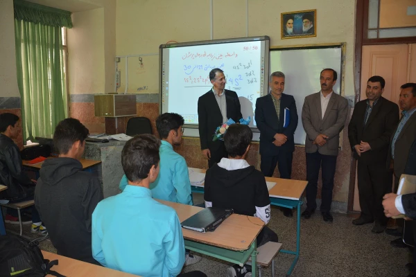 بمناسبت گرامیداشت دهه ی سرآمدی آموزش و روز کارورزی

تجلیل از مدیران و معلمان راهنمای مدارس مجری طرح کارورزی با حضور معاونین و کارشناسان دانشگاه فرهنگیان و آموزش و پرورش استان آذربایجان غربی در مدارس 4