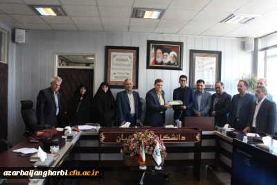 تجلیل از دانشجو معلم پردیس شهید رجایی آذربایجان غربی توسط آقای دکتر خنیفر ریاست محترم دانشگاه فرهنگیان