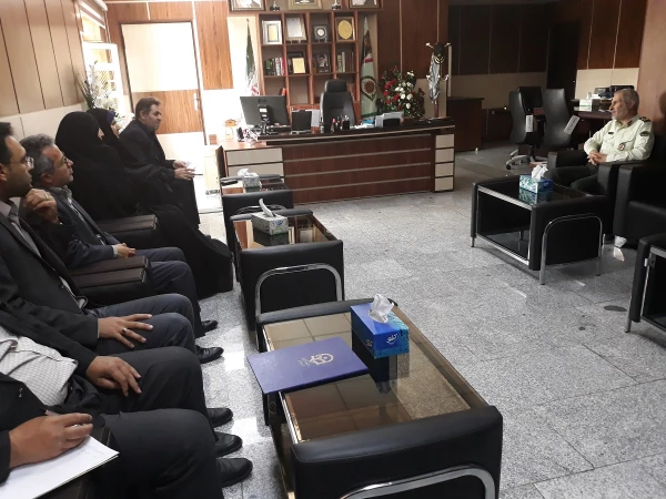 در راستای همکاریهای بین سازمانی و با حضور سرپرست دانشگاه فرهنگیان و فرمانده انتظامی استان آذربایجان غربی :

تفاهمنامه همکاریهای دوجانبه دانشگاه فرهنگیان استان آذربایجان غربی و فرماندهی انتظامی استان آذربایجان غربی مبادله گردید. 2