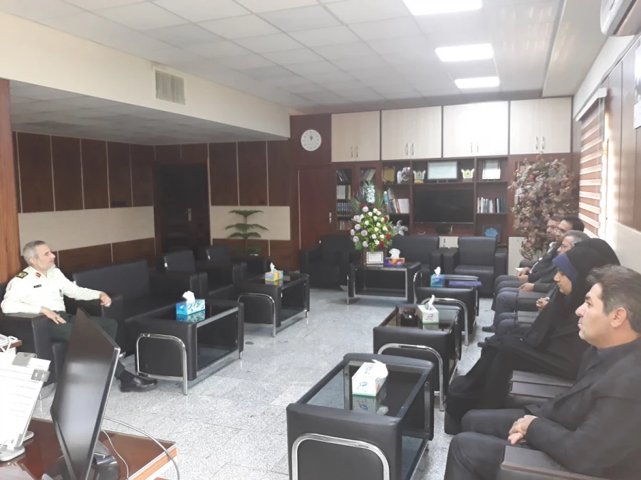 در راستای همکاریهای بین سازمانی و با حضور سرپرست دانشگاه فرهنگیان و فرمانده انتظامی استان آذربایجان غربی :

تفاهمنامه همکاریهای دوجانبه دانشگاه فرهنگیان استان آذربایجان غربی و فرماندهی انتظامی استان آذربایجان غربی مبادله گردید. 3