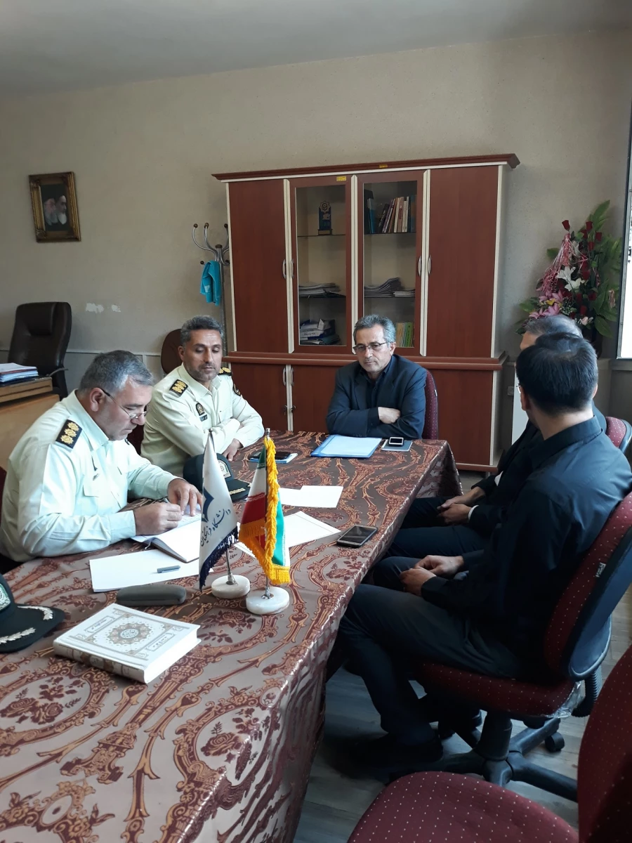 پیرو دیدار دکتر محمودلو رئیس دانشگاه فرهنگیان استان و سردار خرم نیا فرماندهی نیروی انتظامی استان آذربایجان غربی

اولین نشست تیم های کارشناسی در پردیس شهید رجایی ارومیه برگزار شد
 4