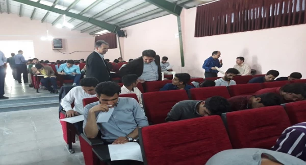 دکتر علی محمودلو سرپرست امور پردیس های استان از حوزه امتحانی پردیس شهید رجایی آذربایجان غربی بازدید نمودند 3