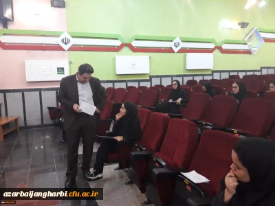 در جریان برگزاری امتحانات پایان نیمسال دوم سالتحصیلی 98-97

بازدید دکتر محمودلو و هیئت همراه از روند برگزاری امتحانات در پردیس علامه طباطبائی آذربایجان غربی