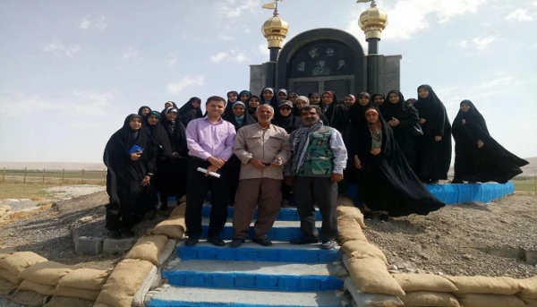 با روایتگری حاج حسین یکتا

حضور دانشجویان دانشگاه فرهنگیان استان آذربایجان غربی در مراسم قرائت دعای عرفه در منطقه تمرچین پیرانشهر
 2