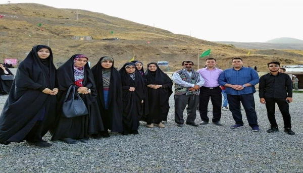 با روایتگری حاج حسین یکتا

حضور دانشجویان دانشگاه فرهنگیان استان آذربایجان غربی در مراسم قرائت دعای عرفه در منطقه تمرچین پیرانشهر
 4