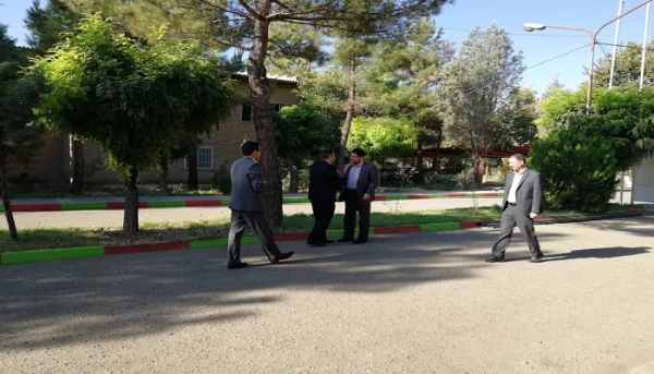 به منظور آشنایی با مشکلات و تنگناهای استانها برای بازگشایی مطلوب در مهر ماه 98

دکتر روشندل معاون آموزشی و تحصیلات تکمیلی دانشگاه فرهنگیان از فضاهای آموزشی،  فرهنگی، ورزشی و سراهای دانشجویی مرکز امام خمینی (ره) سلماس بازدید نمودند 2