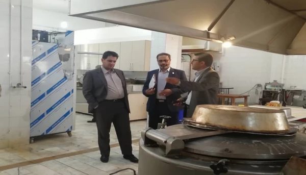 به منظور آشنایی با مشکلات و تنگناهای استانها برای بازگشایی مطلوب در مهر ماه 98

دکتر روشندل معاون آموزشی و تحصیلات تکمیلی دانشگاه فرهنگیان از فضاهای آموزشی،  فرهنگی، ورزشی و سراهای دانشجویی مرکز امام خمینی (ره) سلماس بازدید نمودند 3