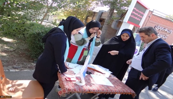 بازدید دکتر محمودلو سرپرست امور پردیس های استان آذربایجان غربی و دکتر پایز سرپرست پردیس علامه طباطبایی ارومیه از فرآیند ثبت نام پذیرفته شدگان آزمون سراسری 1398 در پردیس علامه طباطبایی ارومیه 2