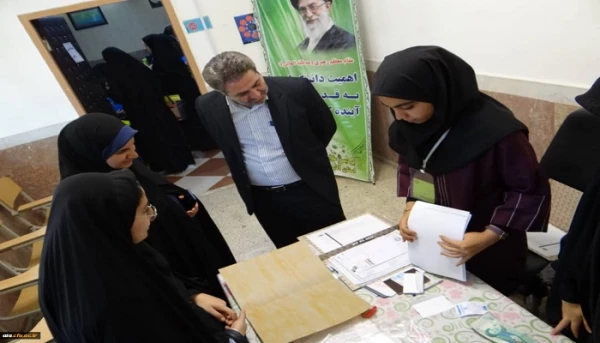 بازدید دکتر محمودلو سرپرست امور پردیس های استان آذربایجان غربی و دکتر پایز سرپرست پردیس علامه طباطبایی ارومیه از فرآیند ثبت نام پذیرفته شدگان آزمون سراسری 1398 در پردیس علامه طباطبایی ارومیه 5