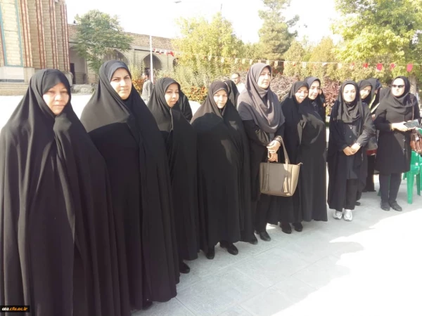 شرکت پرشور کارکنان پردیسهای دانشگاه فرهنگیان استان در مراسم تجدید میثاق با آرمان های والای شهدا و امام راحل با عنوان «میهمانی لاله ها» 3