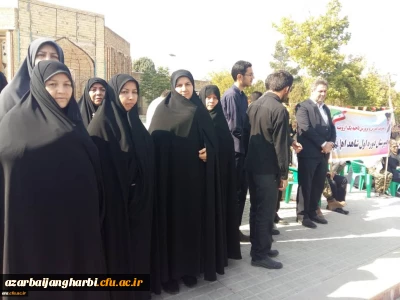 به مناسبت بزرگداشت هفته دفاع مقدس

شرکت پرشور مسئولین، اساتید،کارکنان و دانشجویان پردیسهای دانشگاه فرهنگیان استان در مراسم تجدید میثاق با آرمان های والای شهدا و امام راحل با عنوان «میهمانی لاله ها»