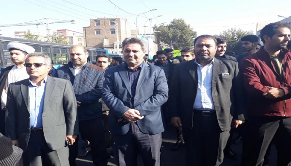 شرکت گسترده اساتید، کارکنان و دانشجویان دانشگاه فرهنگیان استان آذربایجان غربی در راهپیمایی یوم الله 13 آبان 