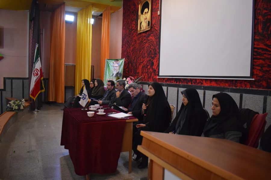 جلسه ی پرسش و پاسخ مسئولین دانشگاه با دانشجومعلمان ورودی 98 