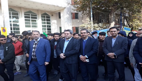 حماسه حضور مسئولین، اساتید، کارکنان و دانشجویان دانشگاه فرهنگیان استان آذربایجان غربی در راهپیمایی امنیت و اقتدار  