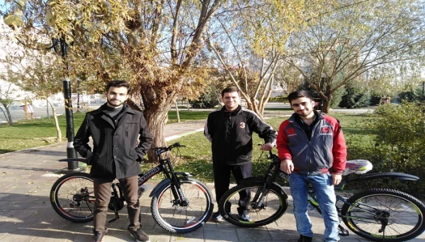 حضور دانشجویان پردیس شهید رجایی آذربایجان غربی در همایش پیاده روی صبحگاهی گرامیداشت هفته بسیج 3