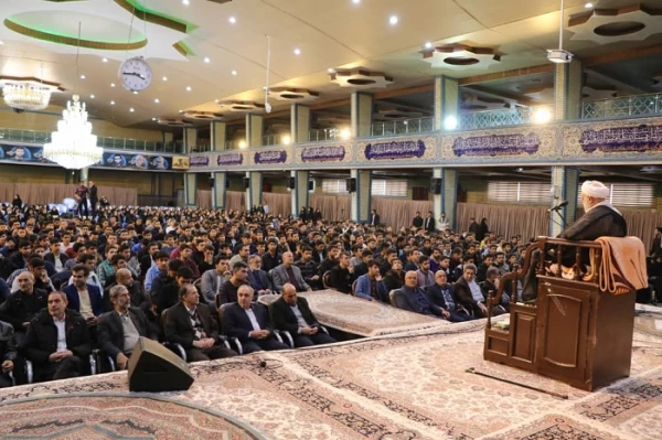 همایش گفتمان دینی در دانشگاه با سخنرانی حجت الاسلام و المسلمین قرائتی برگزار شد 