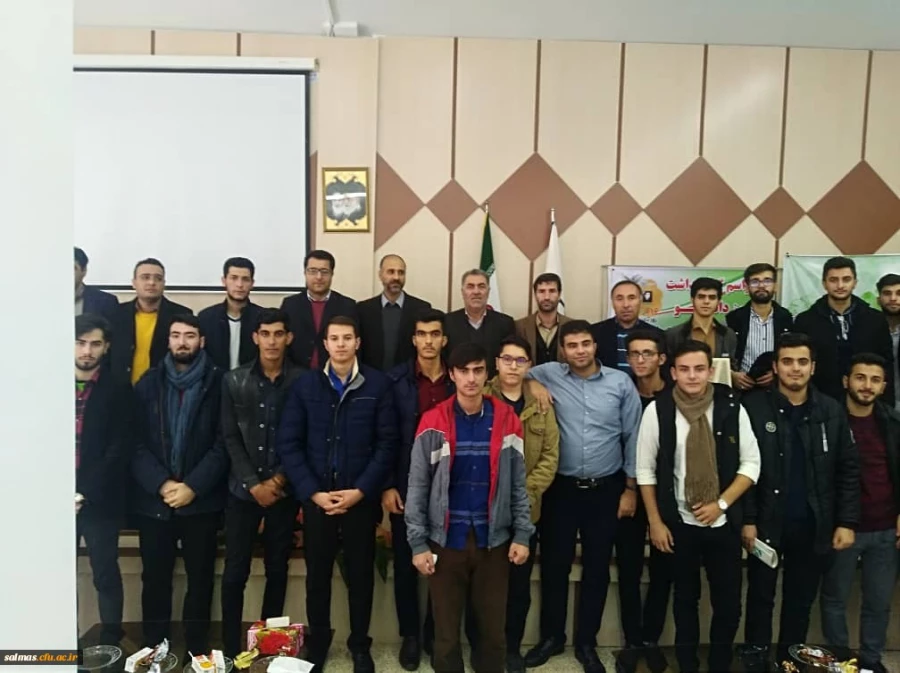 مراسم گرامیداشت روز دانشجو در مرکز امام خمینی(ره) سلماس برگزار شد 6