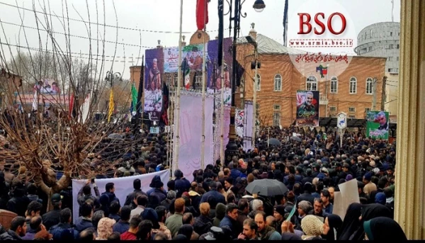 حضور جمعی از کارکنان پردیس شهید رجایی در مراسم سوگواری خیابانی مردم شهید پرور ارومیه بمناسبت شهادت سردار سرافراز اسلام سپهبد حاج قاسم سلیمانی و همرزمان ایشان 3