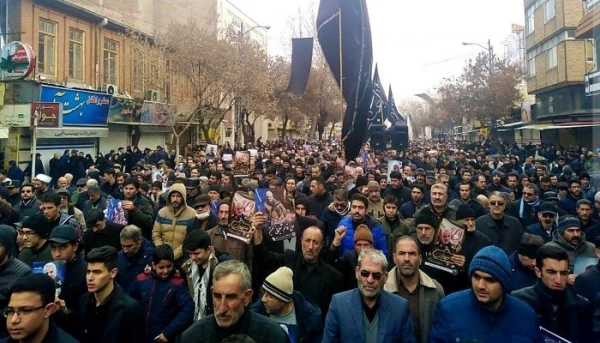 حضور جمعی از کارکنان پردیس شهید رجایی در مراسم سوگواری خیابانی مردم شهید پرور ارومیه بمناسبت شهادت سردار سرافراز اسلام سپهبد حاج قاسم سلیمانی و همرزمان ایشان 4