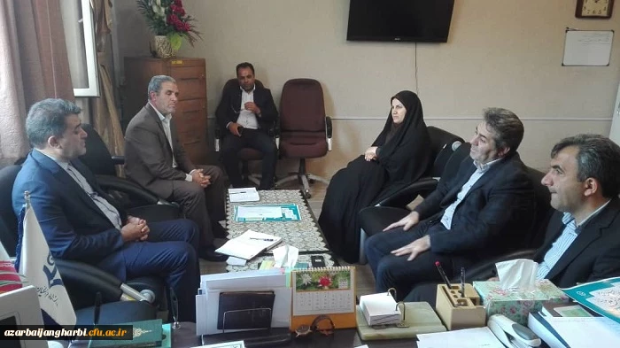 دکتر عادل نجف زاده منتخب مردم خوی و چایپاره در مجلس یازدهم با حضور در دانشگاه فرهنگیان آذربایجان غربی با دکتر محمودلو مدیر امورپردیس های استان دیدار و گفتگو کرد 