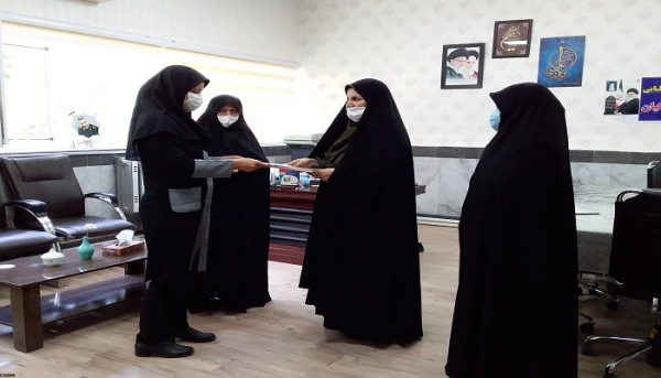 تقدیر دکتر پایز سرپرست پردیس علامه طباطبایی ارومیه از کارکنان پردیس و مرکز تابعه به مناسبت روز کارمند
 4