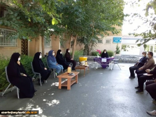 برگزاری جلسه شورای اداری پردیس علامه طباطبایی ارومیه با رعایت پروتکل های بهداشتی و در فضای باز
 2