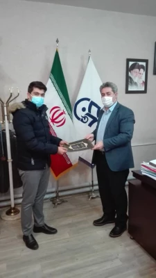 بمناسبت گرامیداشت هفته کتاب و کتابخوانی ، کتابخوانان  برتر مورد تجلیل قرار گرفتند