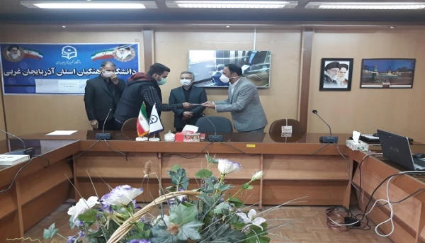 مراسم بزرگداشت دهه ی سرآمدی آموزش در دانشگاه فرهنگیان استان آذربایجان غربی برگزار شد 6