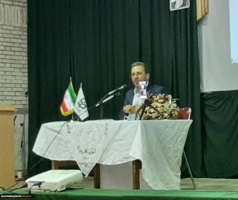 نشست سیاسی_ بصیرتی با موضوع انتخاب اصلح، زمینه ساز دولت جوان حزب اللهی به همت بسیج دانشجویی مرکز آموزش عالی شهید مطهری خوی برگزار شد. 3