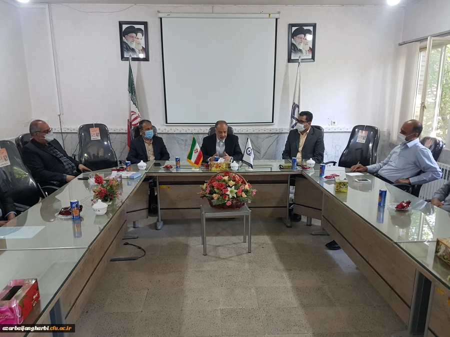 آقای دکتر سردار رضازاده نماینده محترم شهرستان سلماس در مجلس با حضور در دانشگاه فرهنگیان واحد امام خمینی(ره) سلماس با دکتر طالبی ریاست مرکز و کارکنان دیدار و گفتگو کرد.