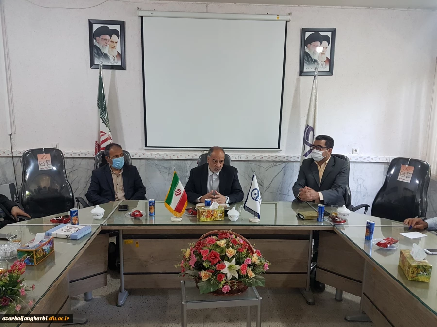 آقای دکتر سردار رضازاده نماینده محترم شهرستان سلماس در مجلس با حضور در دانشگاه فرهنگیان واحد امام خمینی(ره) سلماس با دکتر طالبی ریاست مرکز و کارکنان دیدار و گفتگو کرد.