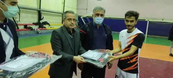 برگزاری مسابقات فوتسال جام هفته بسیج و روز دانشجو در پردیس شهید رجایی 17