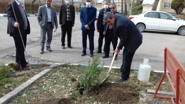 گرامیداشت هفته درخت و درختکاری وتقارن آن با میلاد با سعادت امام حسین (ع) وروز پاسدار 5