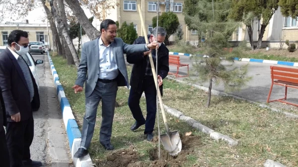 گرامیداشت هفته درخت و درختکاری وتقارن آن با میلاد با سعادت امام حسین (ع) وروز پاسدار 7