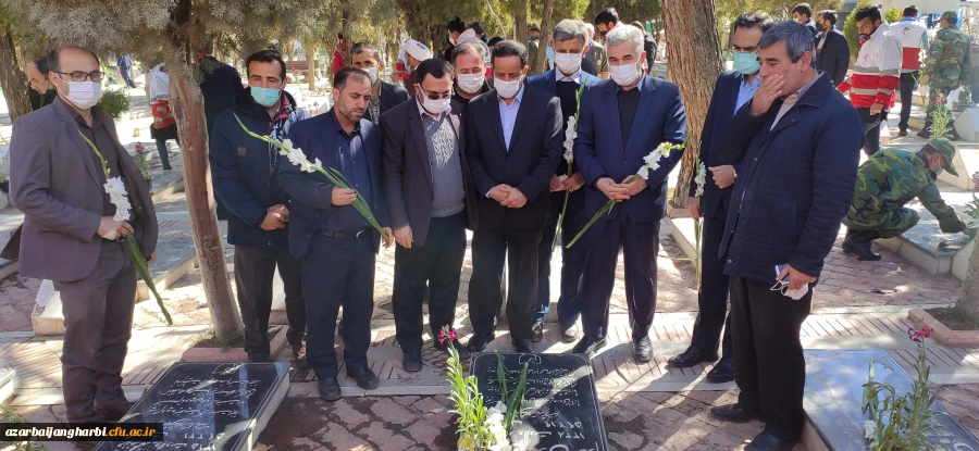 مراسم غبار روبی و عطر افشانی مزار مطهر شهدا (مهمانی لاله ها) 6