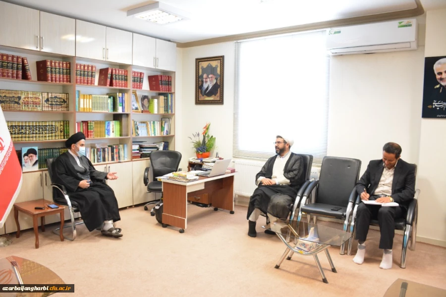 دیدار مسئولین دانشگاه فرهنگیان استان با نماینده ولی فقیه در استان و امام جمعه ارومیه 7
