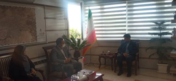 دیدار جناب آقای دکتر سلیمانی اصل  و سرکار خانم دکتر داهیم با جناب آقای دکتر رهبردین معاونت محترم عمرانی استانداری آذربایجان غربی 2