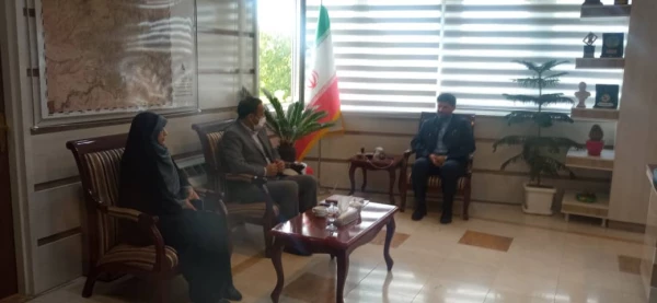 دیدار جناب آقای دکتر سلیمانی اصل  و سرکار خانم دکتر داهیم با جناب آقای دکتر رهبردین معاونت محترم عمرانی استانداری آذربایجان غربی 4