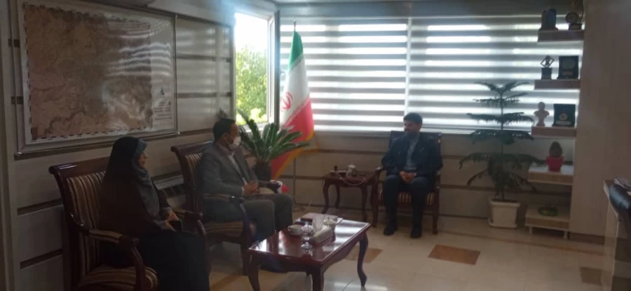 دیدار جناب آقای دکتر سلیمانی اصل  و سرکار خانم دکتر داهیم با جناب آقای دکتر رهبردین معاونت محترم عمرانی استانداری آذربایجان غربی 5