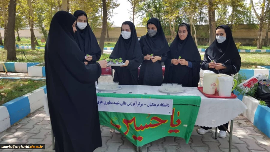 بر پایی ایستگاه صلواتی باپخش بسته ها، شربت وپخش نوحه 2