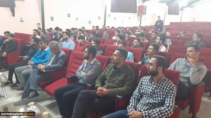 جلسه پرسش و پاسخ دانشجویان با مدیریت محترم پردیس های استانی و معاونین محترم پردیس شهید رجایی ارومیه 4