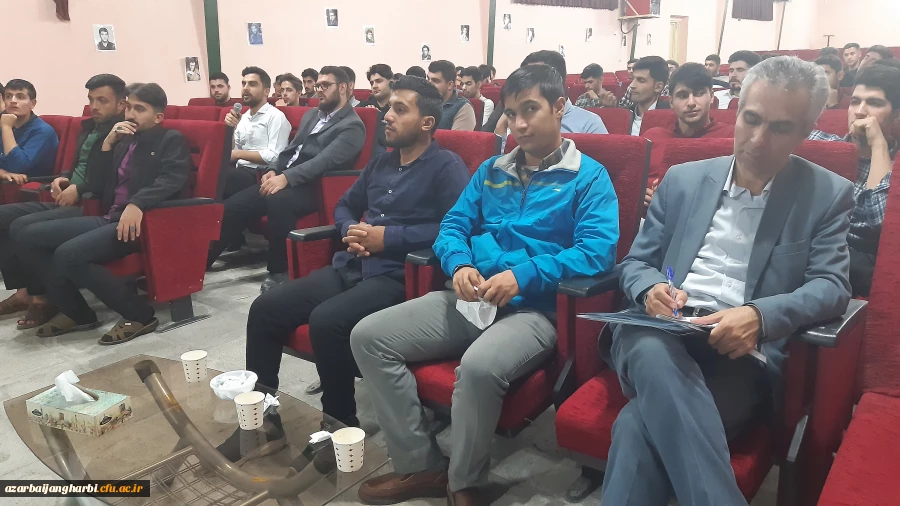 جلسه پرسش و پاسخ دانشجویان با مدیریت محترم پردیس های استانی و معاونین محترم پردیس شهید رجایی ارومیه 5