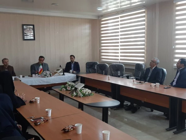 جلسه هم اندیشی با همکاران مرکز شهید مطهری(ره) خوی با حضور مدیریت محترم استانی دانشگاه فرهنگیان و حراست محترم و بازرسی محترم دانشگاه 2